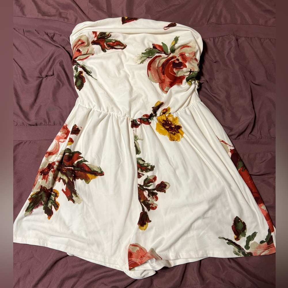 White Windsor & Floral Romper | Women’s Medium - Picture 5 of 12